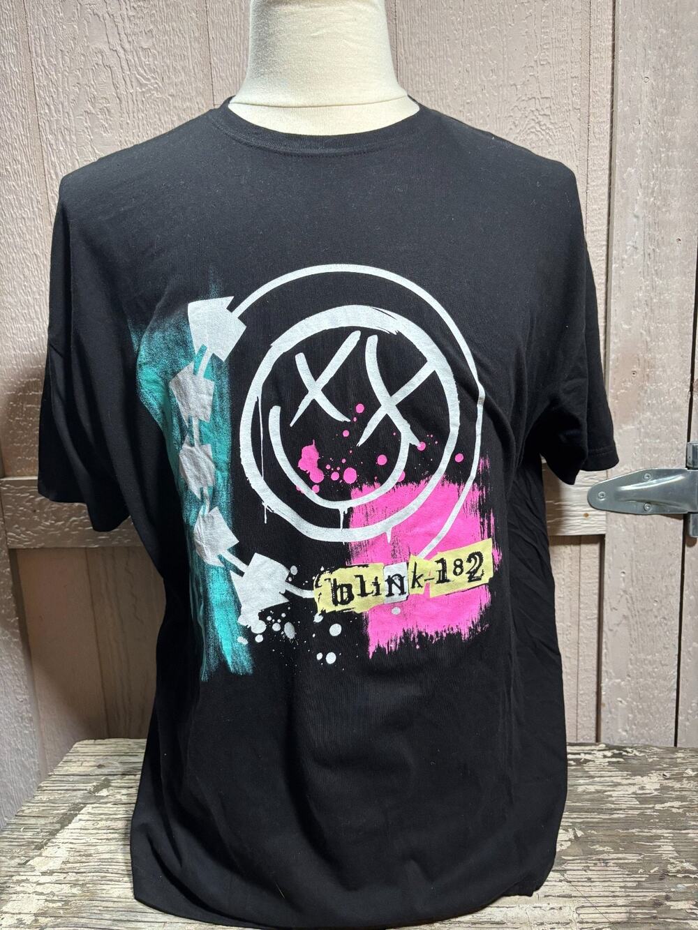 Blink 182 black T-Shirt 2XL smiley face logo graphic band tee pop punk shirt
